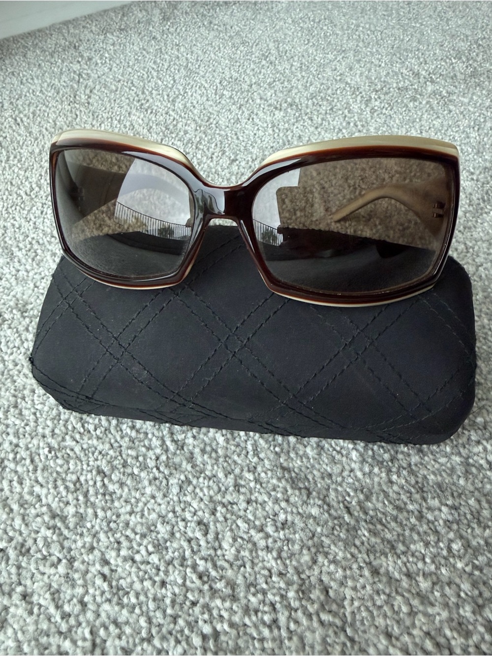 Title: Vera Bradley Oversized Square Sunglasses Brown & Ivory Tortoise, Case